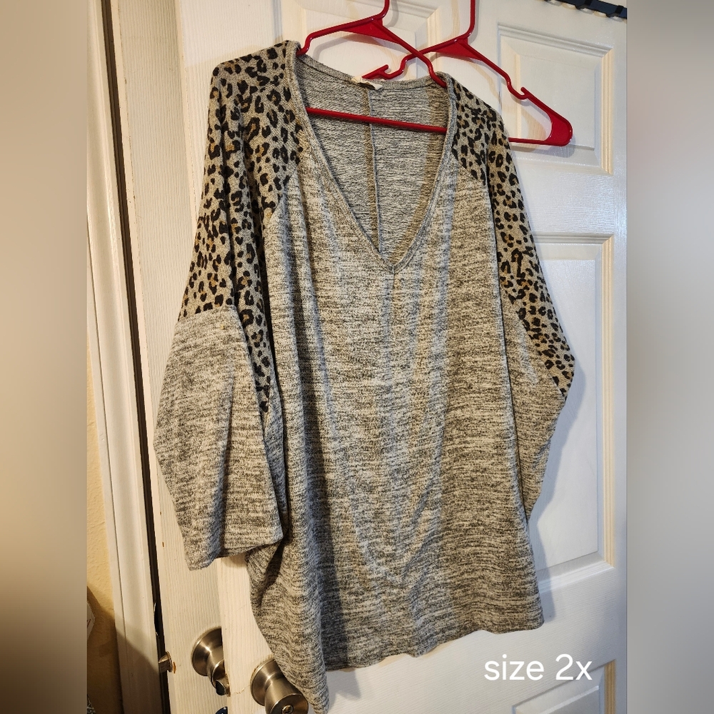 *LAST CHANCE* Gray Sweater with Cheetah